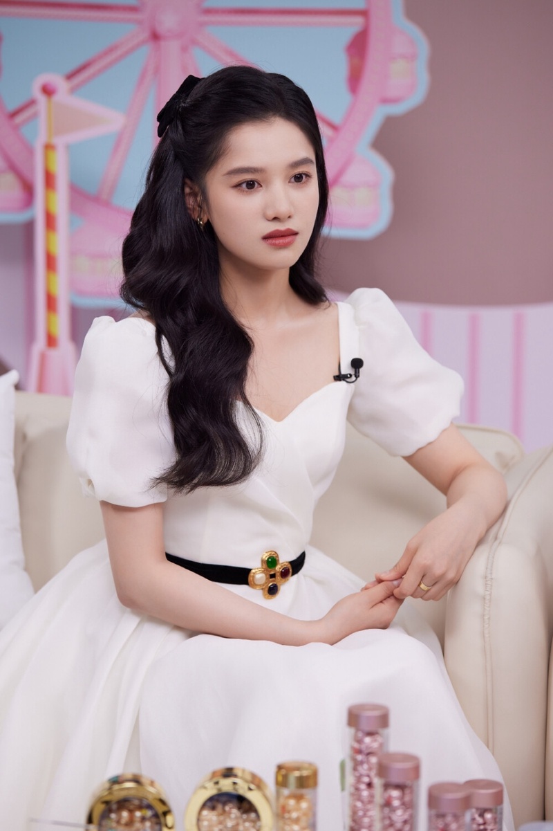 张婧仪