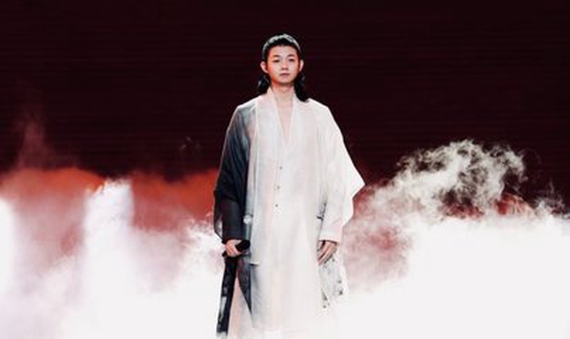 霍尊